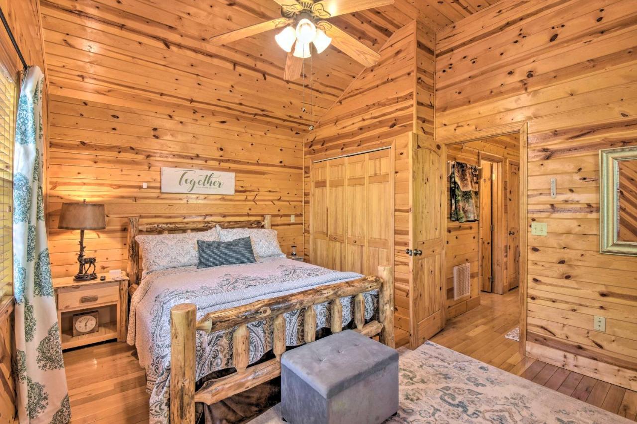 Cozy Hiawassee Cabin With Fire Pit And Mtn Views! Exterior photo