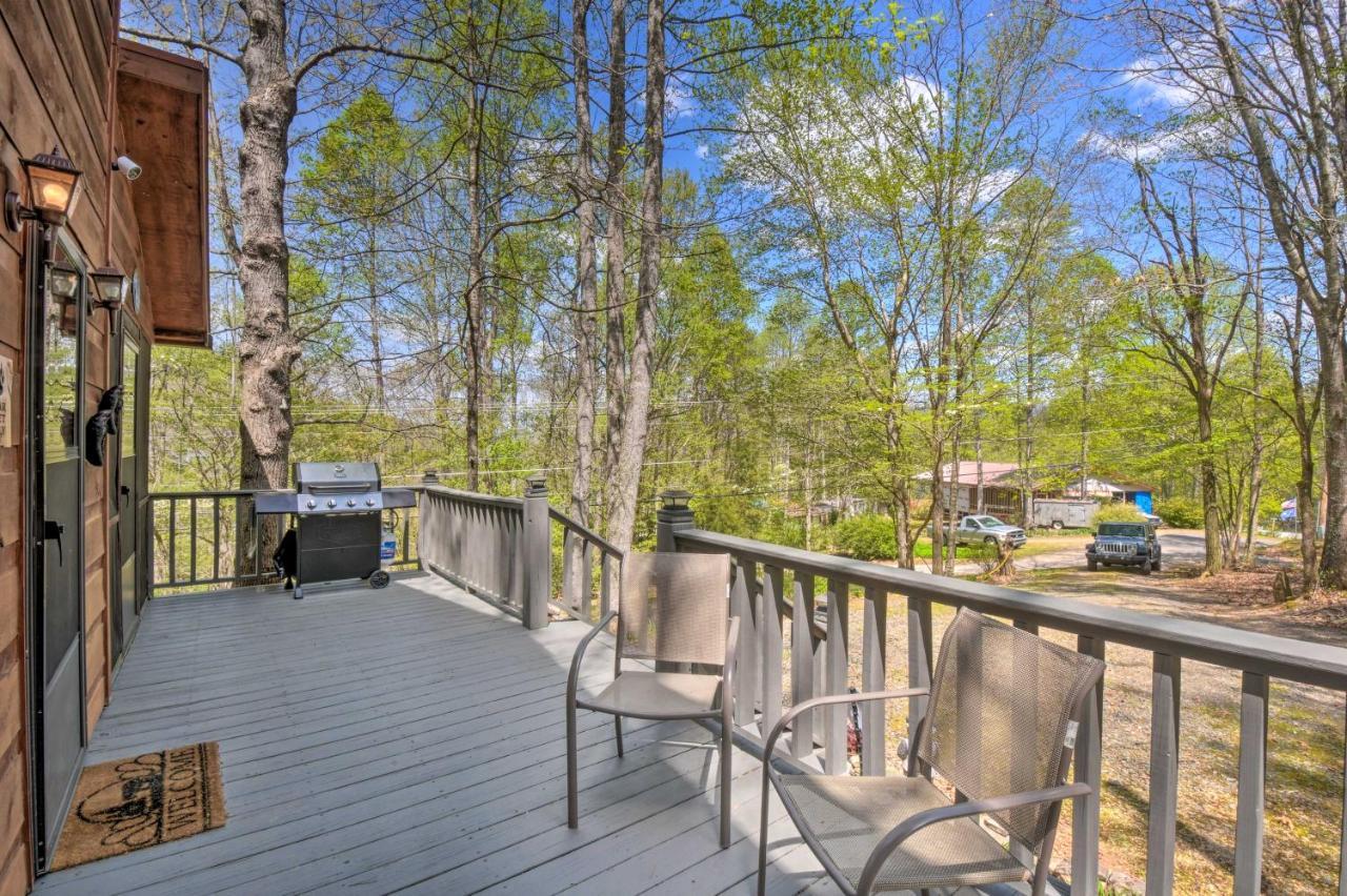 Cozy Hiawassee Cabin With Fire Pit And Mtn Views! Exterior photo