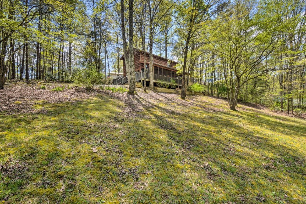 Cozy Hiawassee Cabin With Fire Pit And Mtn Views! Exterior photo