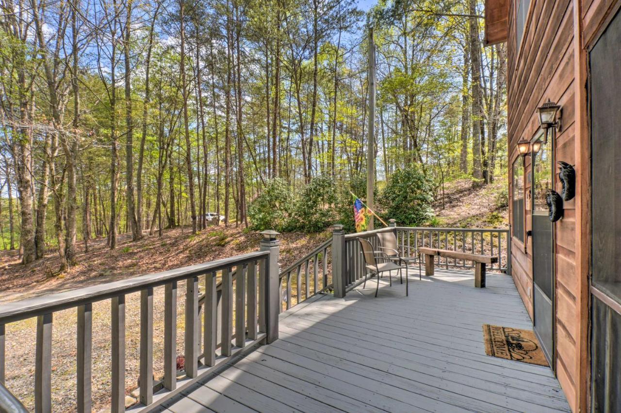 Cozy Hiawassee Cabin With Fire Pit And Mtn Views! Exterior photo